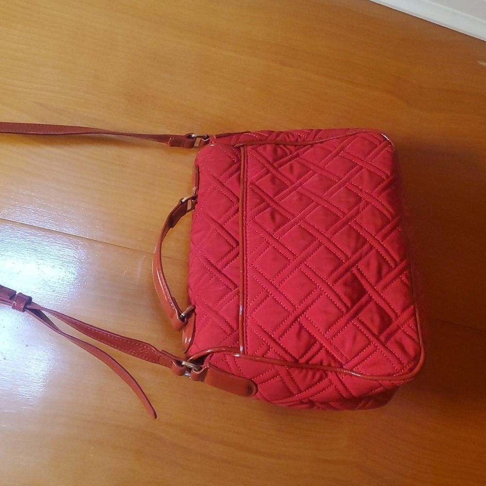 Vera Bradley Quilted Red Crossbody Bag NWNT - Picture 5 of 8